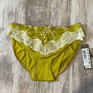 Fauve satin-lace underwear